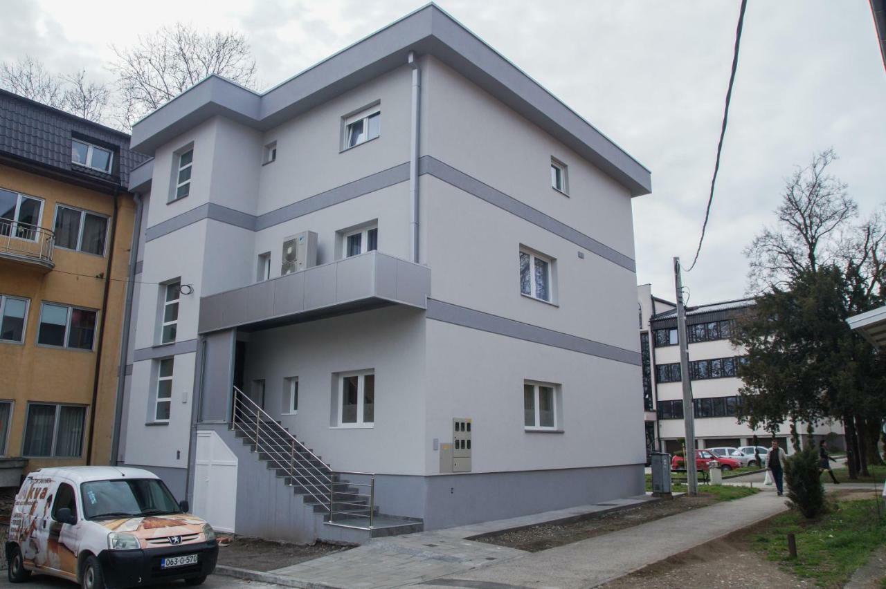 Prenociste Park Panzió Modrica Kültér fotó